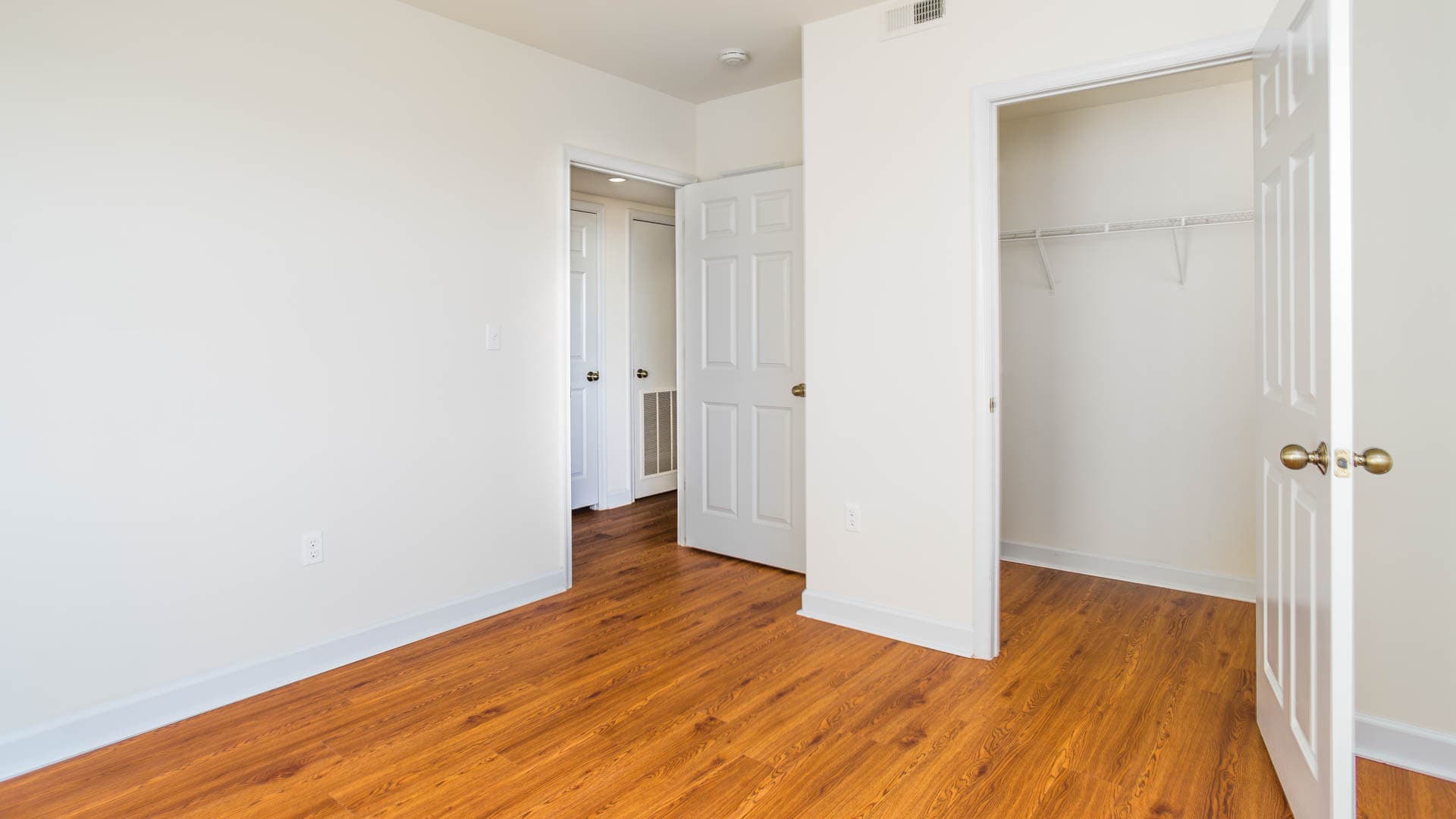 Alban Towers Apartments 29 of 42