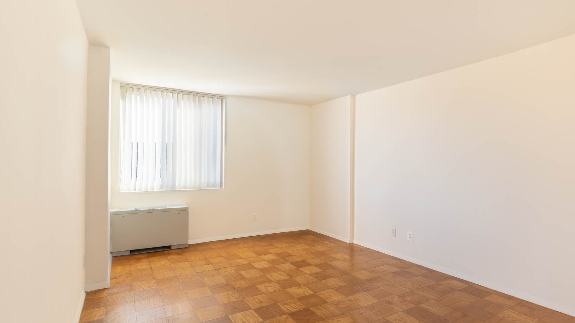 3003 Van Ness Apartments 2 of 11