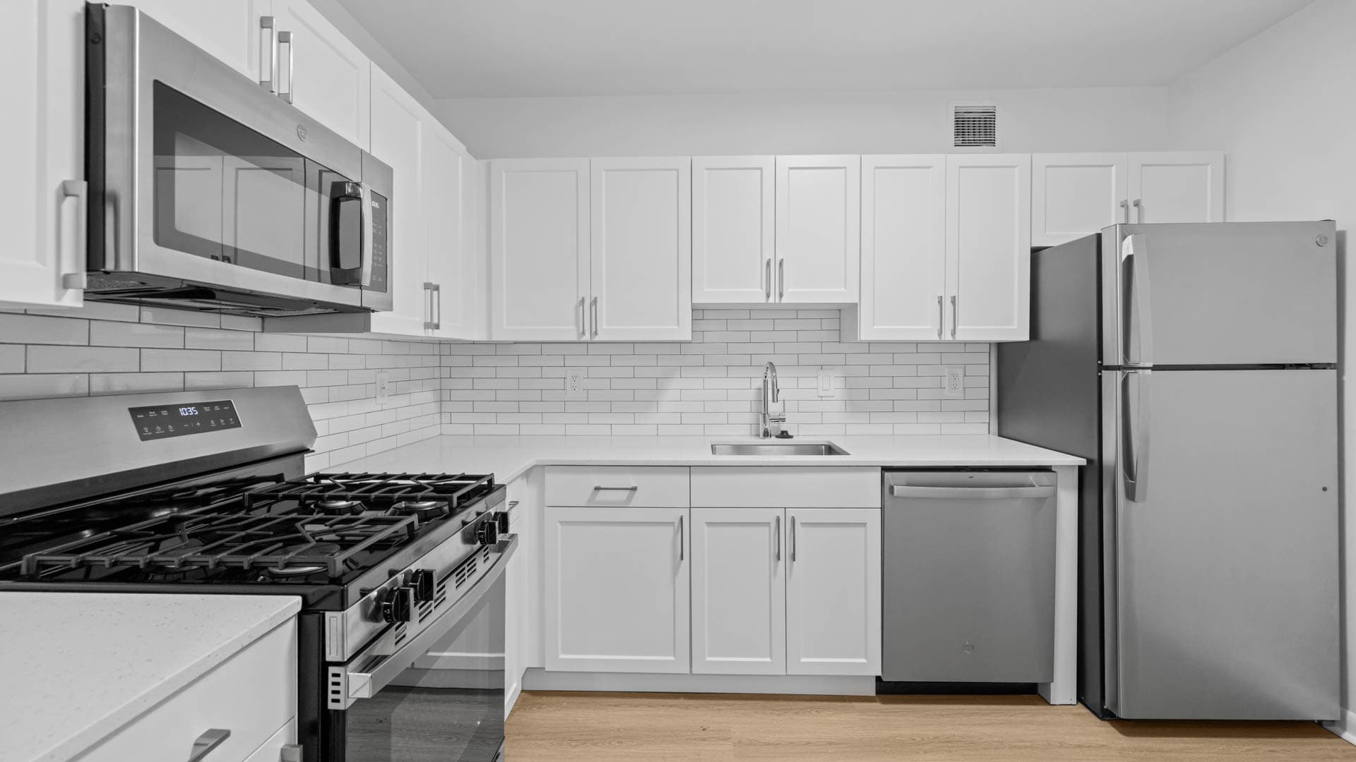 3003 Van Ness Apartments 7 of 14