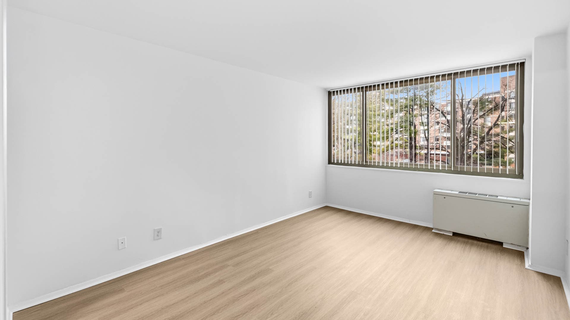 3003 Van Ness Apartments 1 of 8