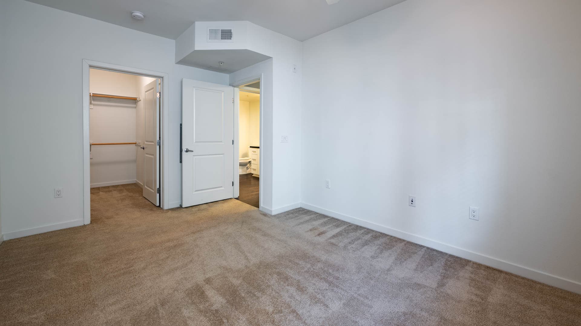 Jia Apartments 3 of 7