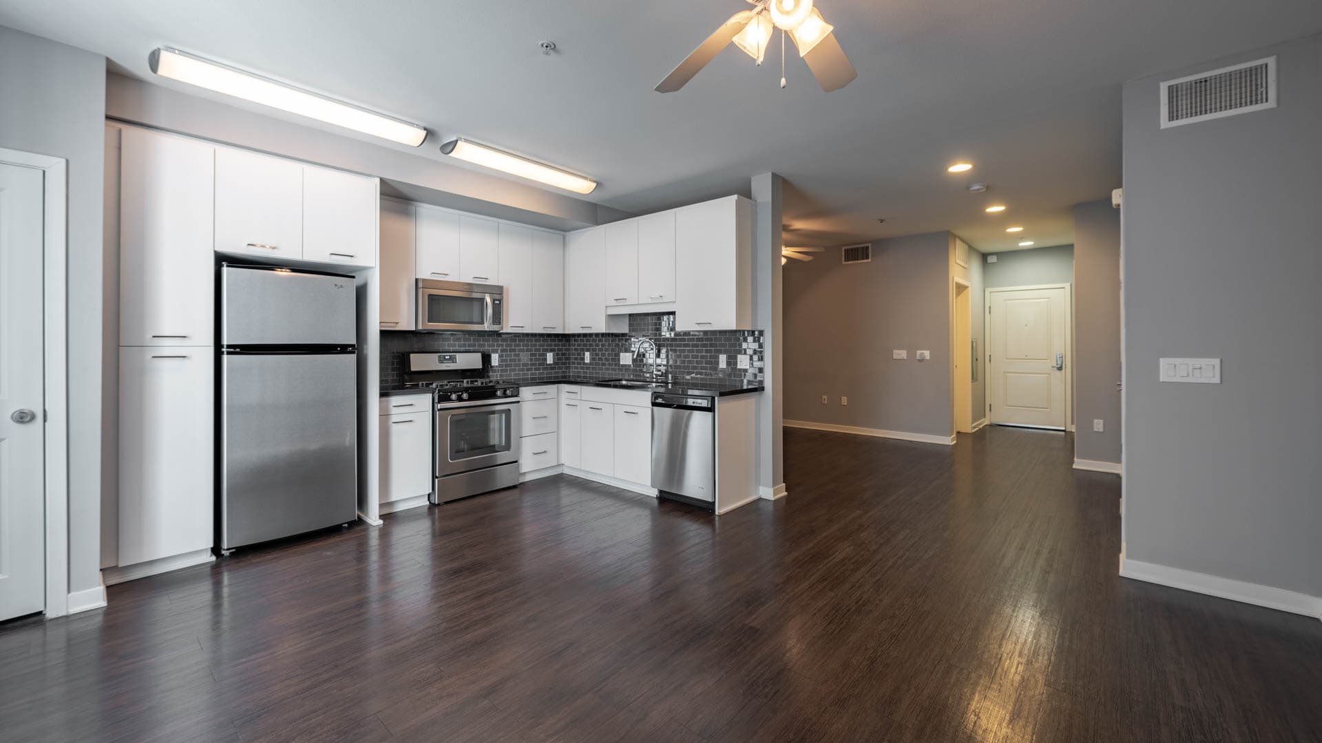 Jia Apartments 4 of 5