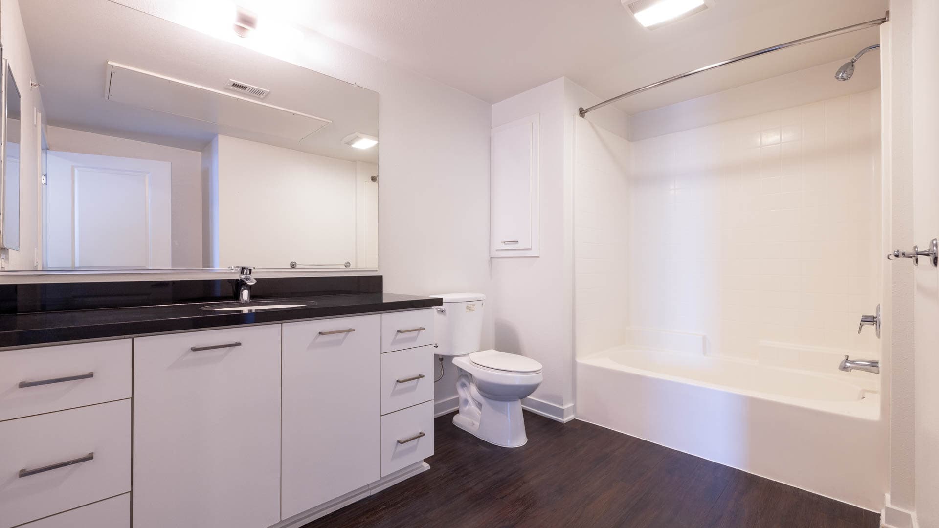 Jia Apartments 6 of 9