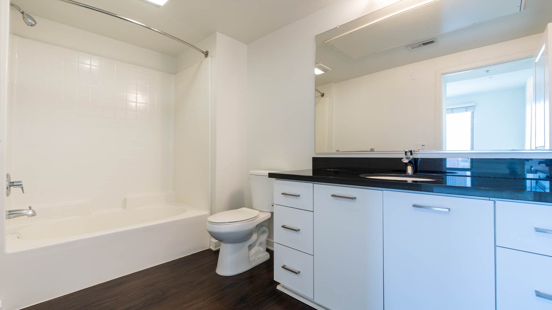 Jia Apartments 3 of 7