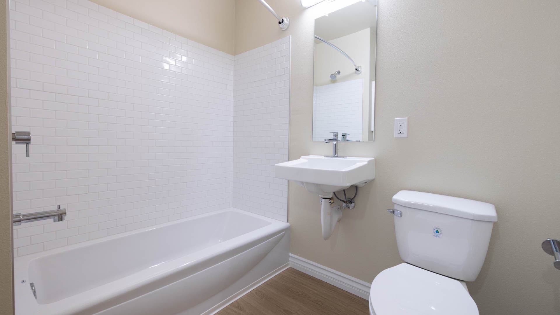 Vintage at 425 Broadway Apartments 2 of 8
