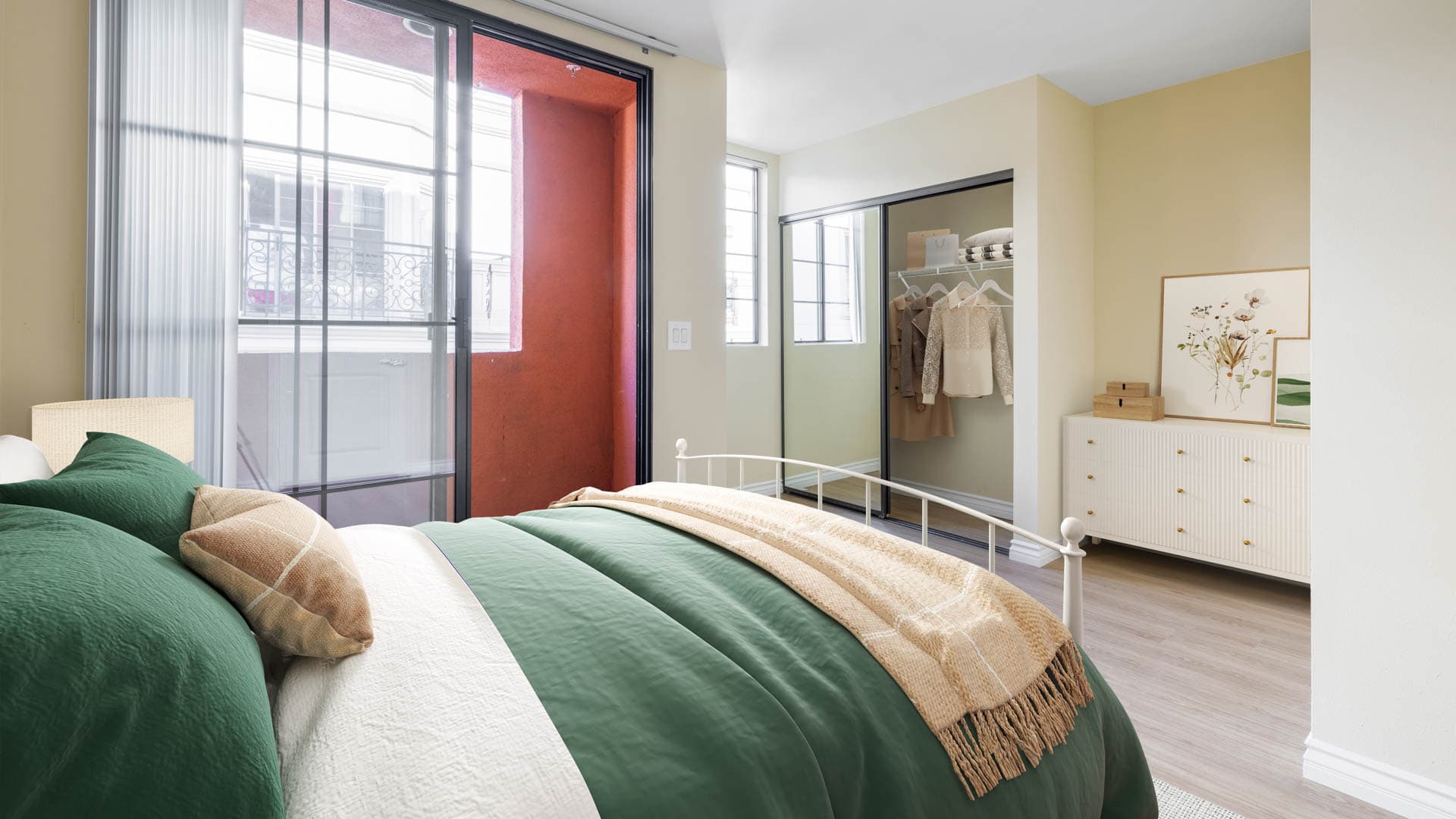 Vintage at 425 Broadway Apartments 6 of 8