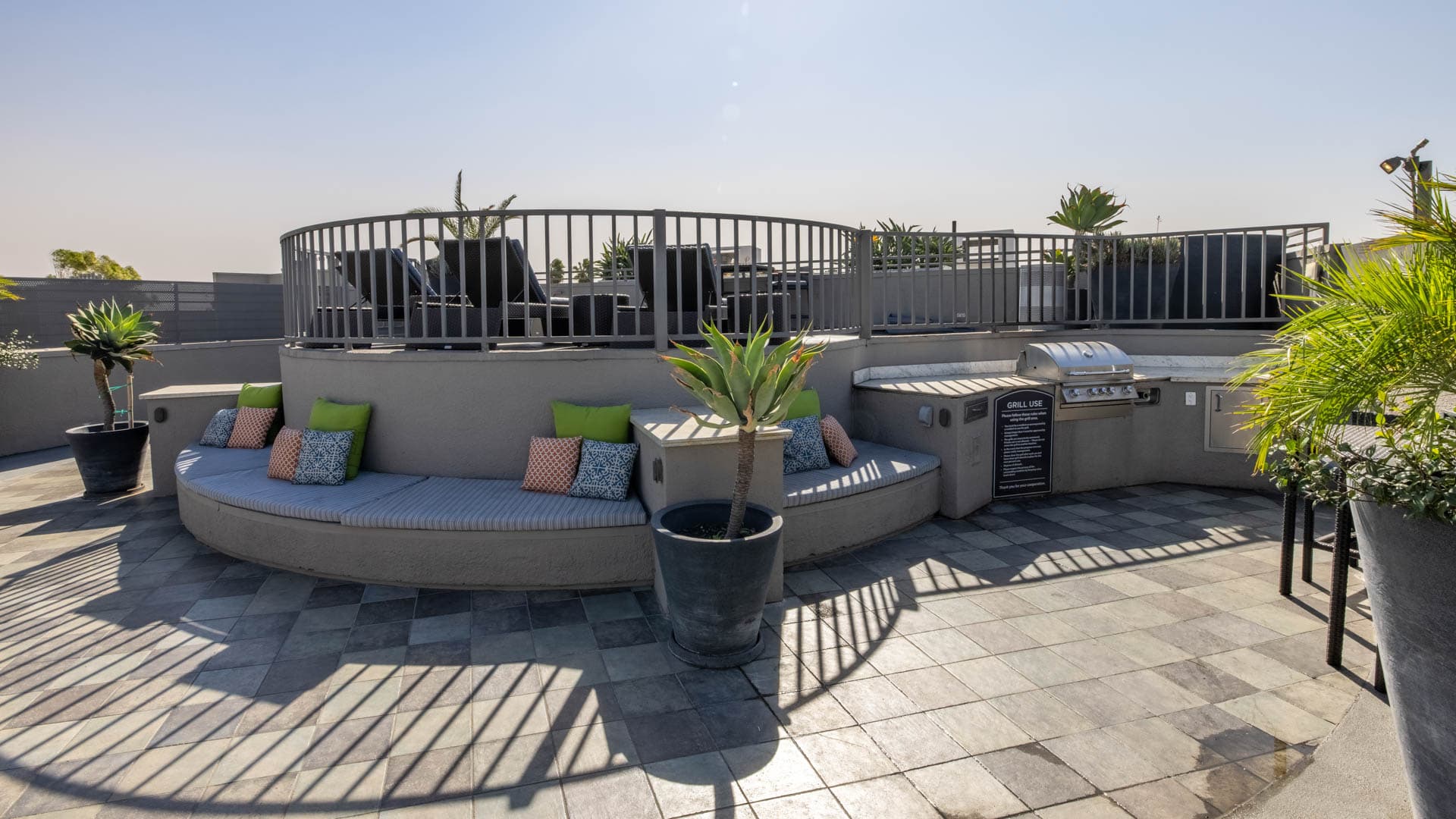 Vantage Hollywood Apartments 20 of 23