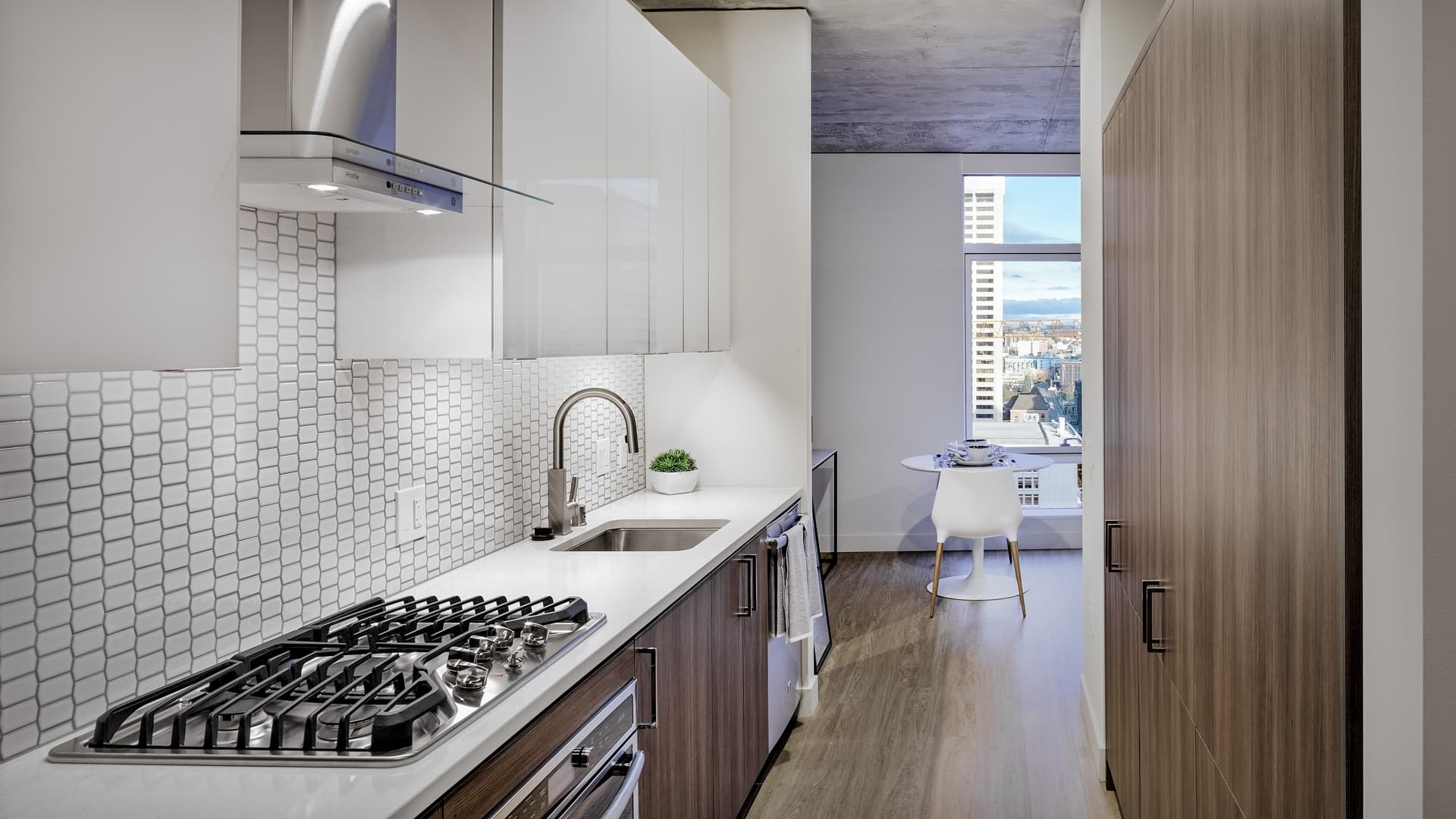 Helios Apartments 11 of 84