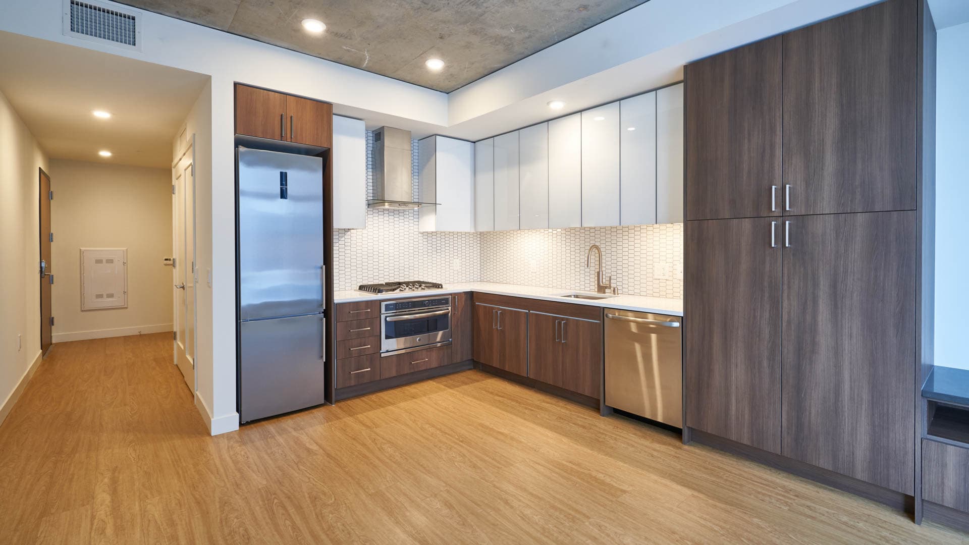Helios Apartments 6 of 84