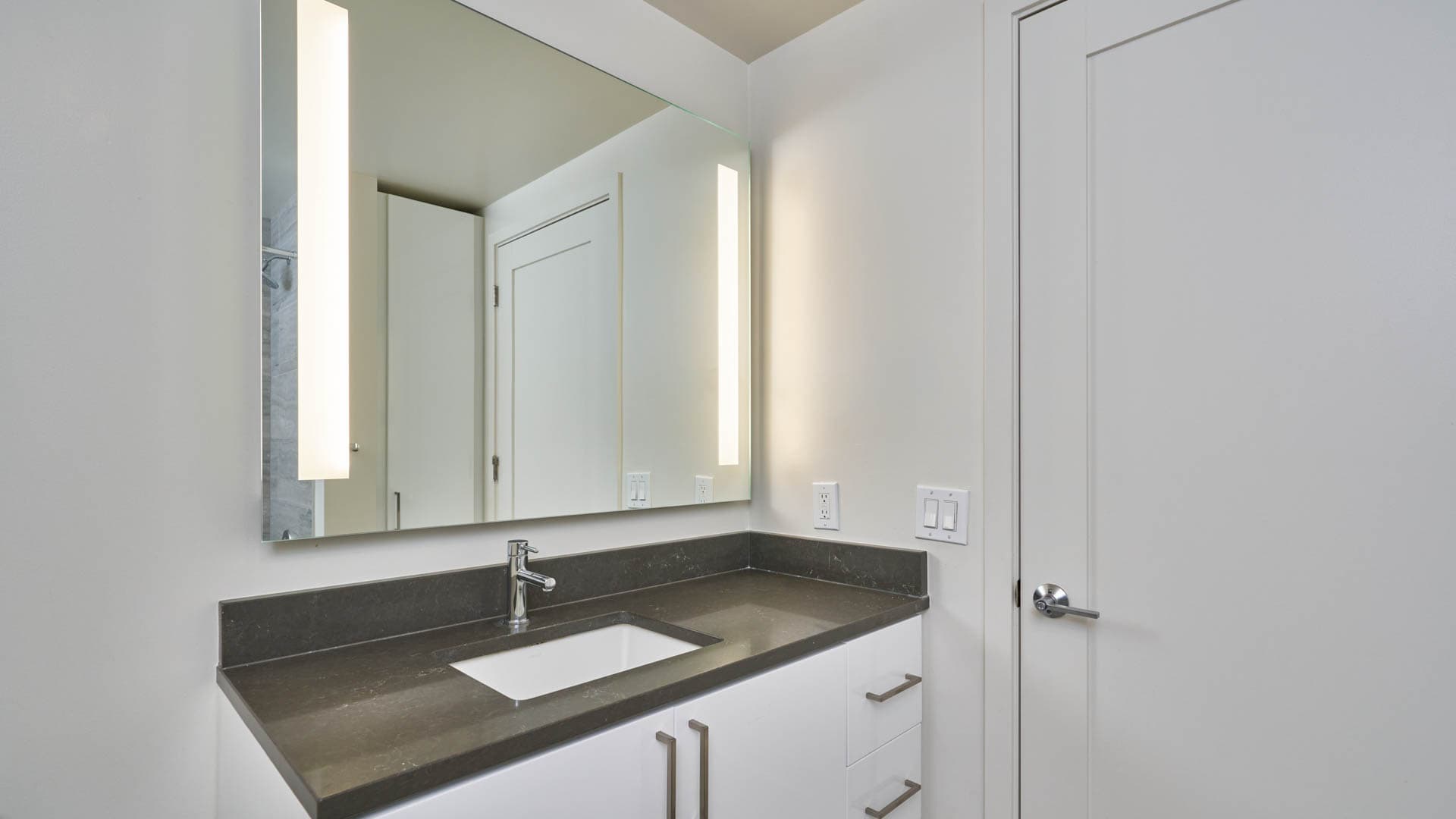 Helios Apartments 34 of 84
