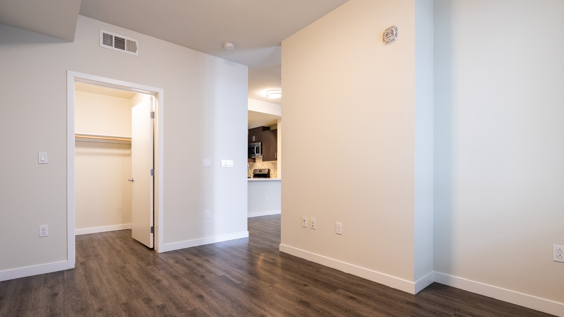 Radius Koreatown Apartments 4 of 6