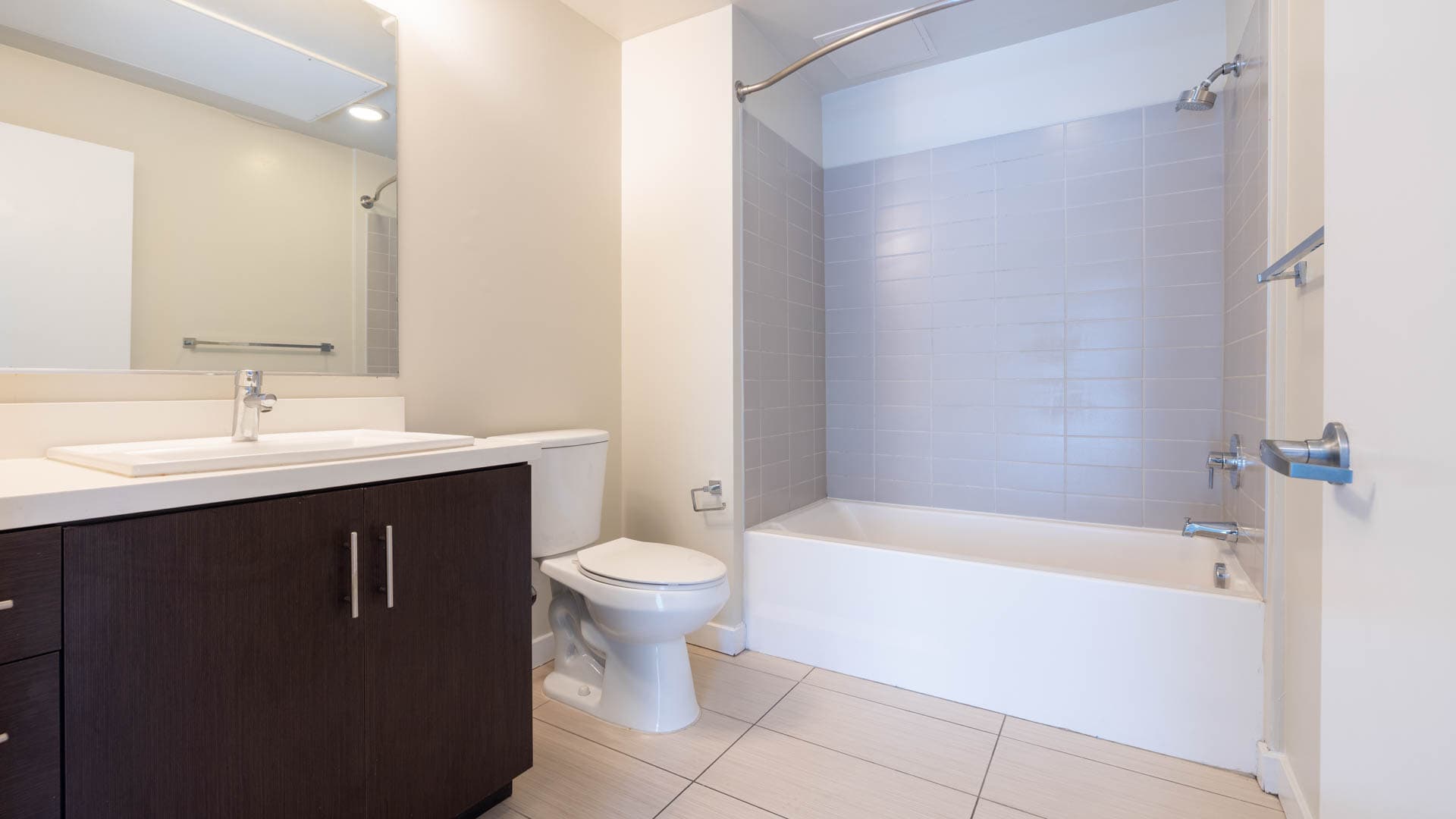 Radius Koreatown Apartments 4 of 13