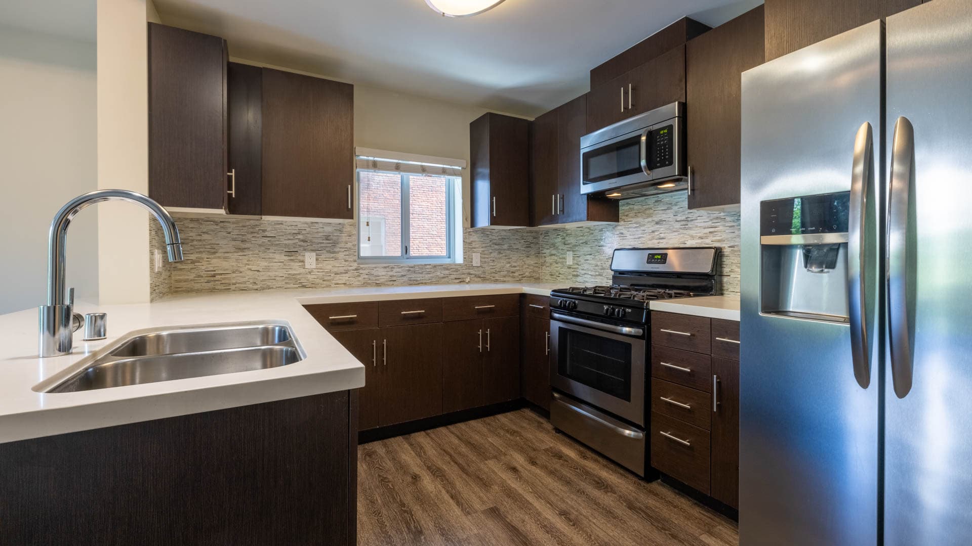Radius Koreatown Apartments 3 of 12
