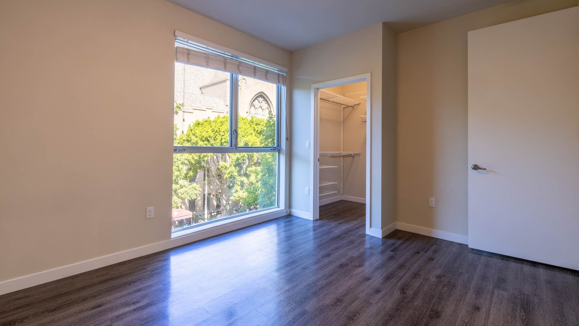 Radius Koreatown Apartments 4 of 12