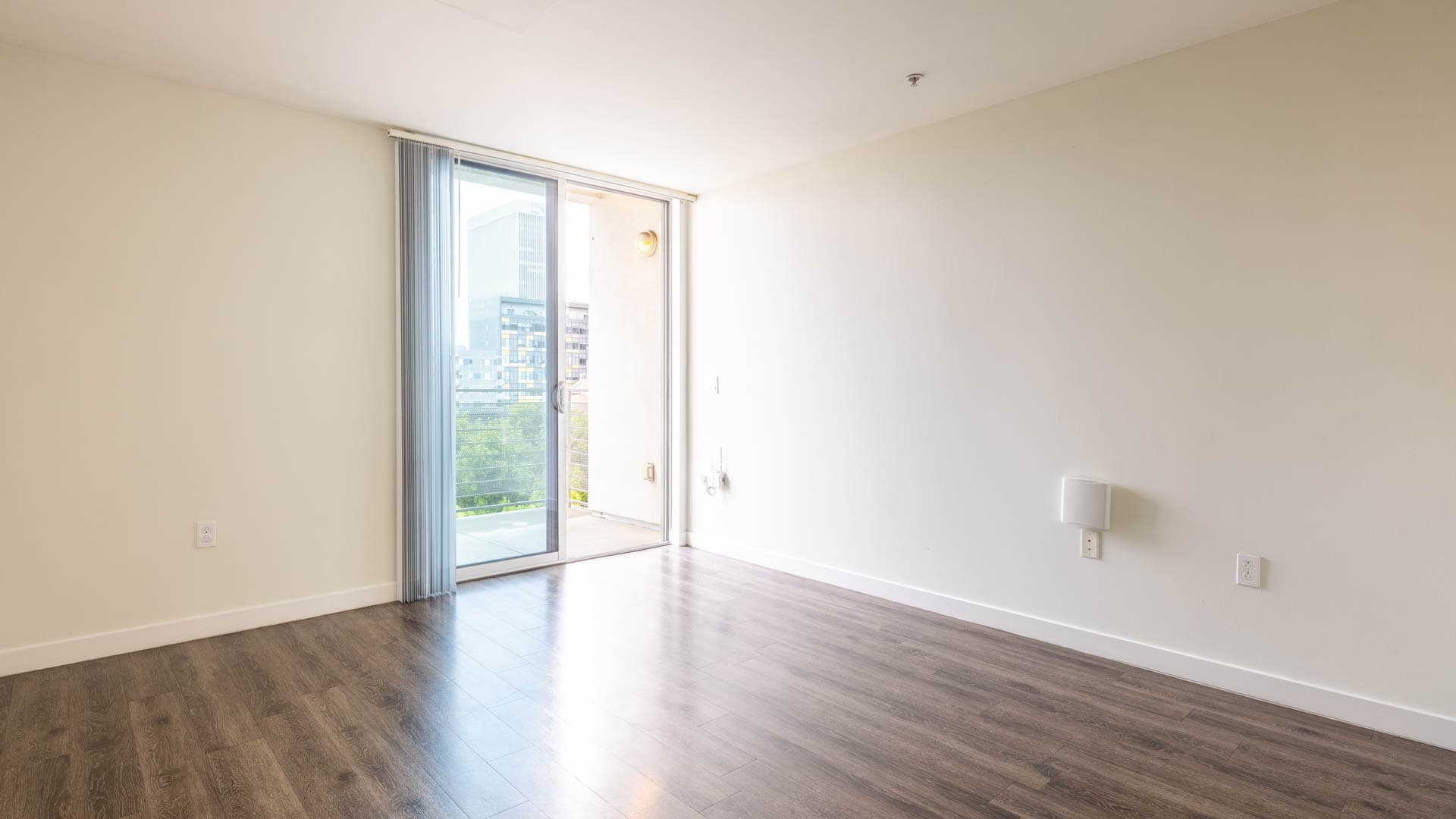 Radius Koreatown Apartments 5 of 9