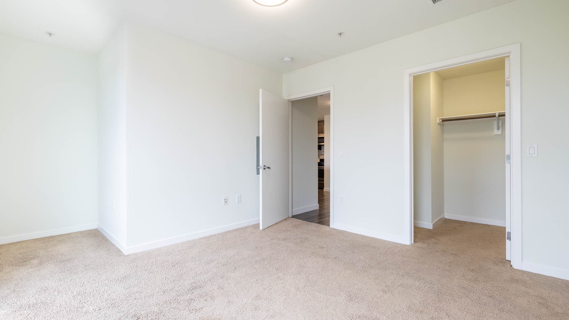 Radius Koreatown Apartments 3 of 9