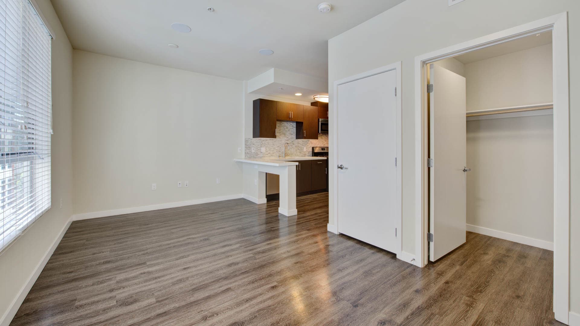 Radius Koreatown Apartments 3 of 4