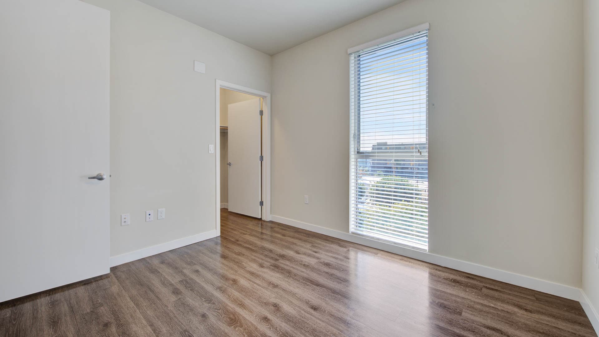 Radius Koreatown Apartments 2 of 6