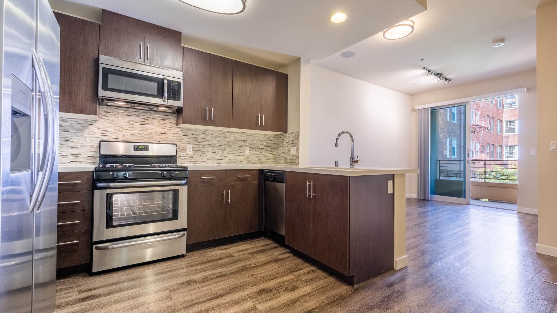 Radius Koreatown Apartments 4 of 6