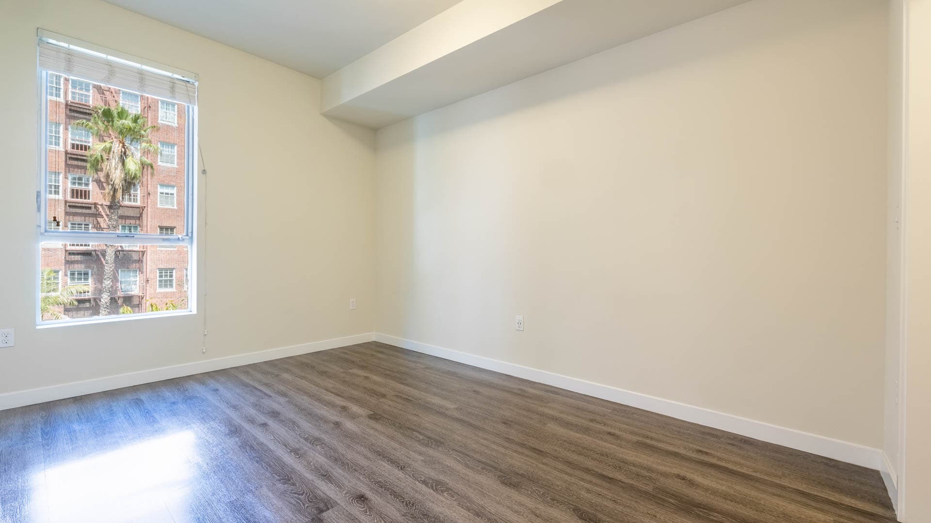 Radius Koreatown Apartments 3 of 6