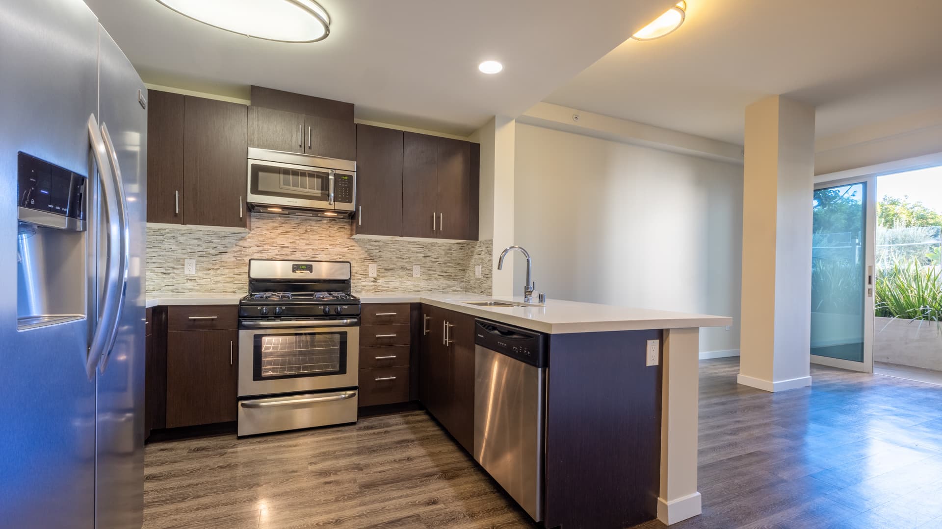 Radius Koreatown Apartments 3 of 5