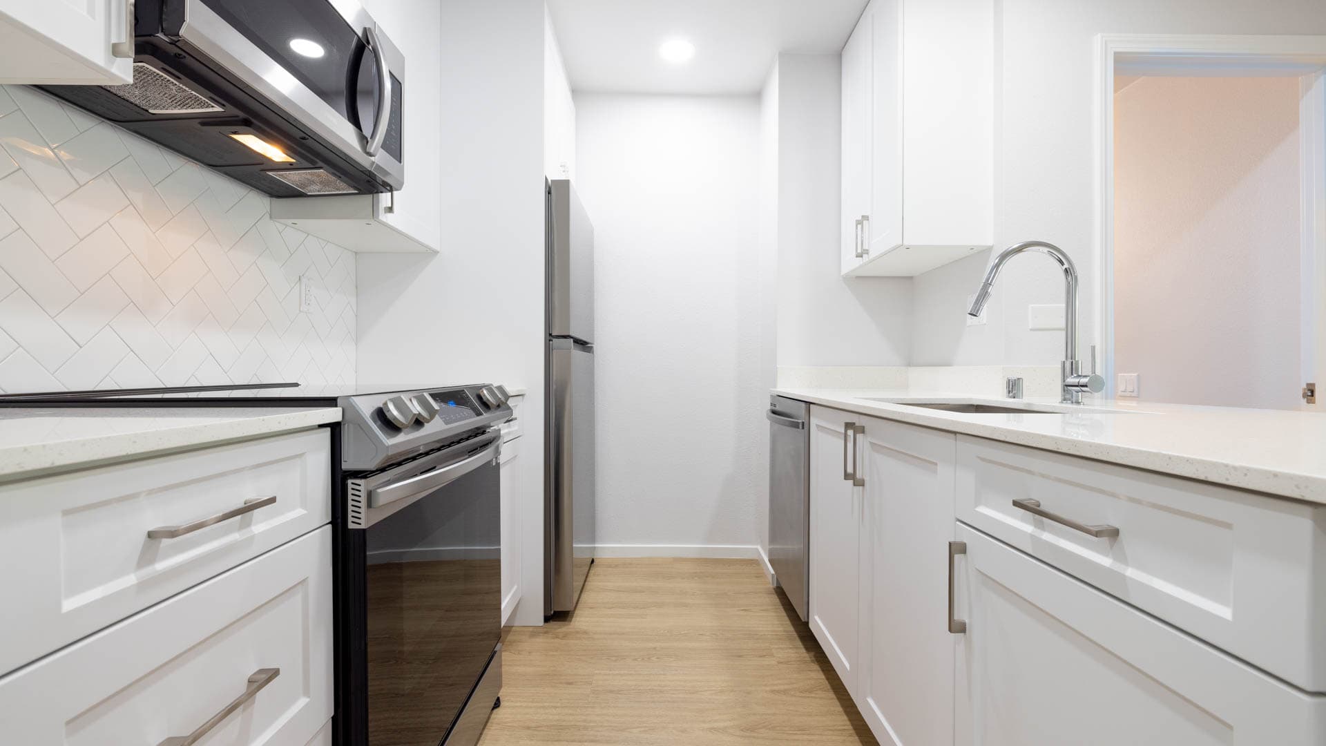 Pearl Apartments 2 of 8
