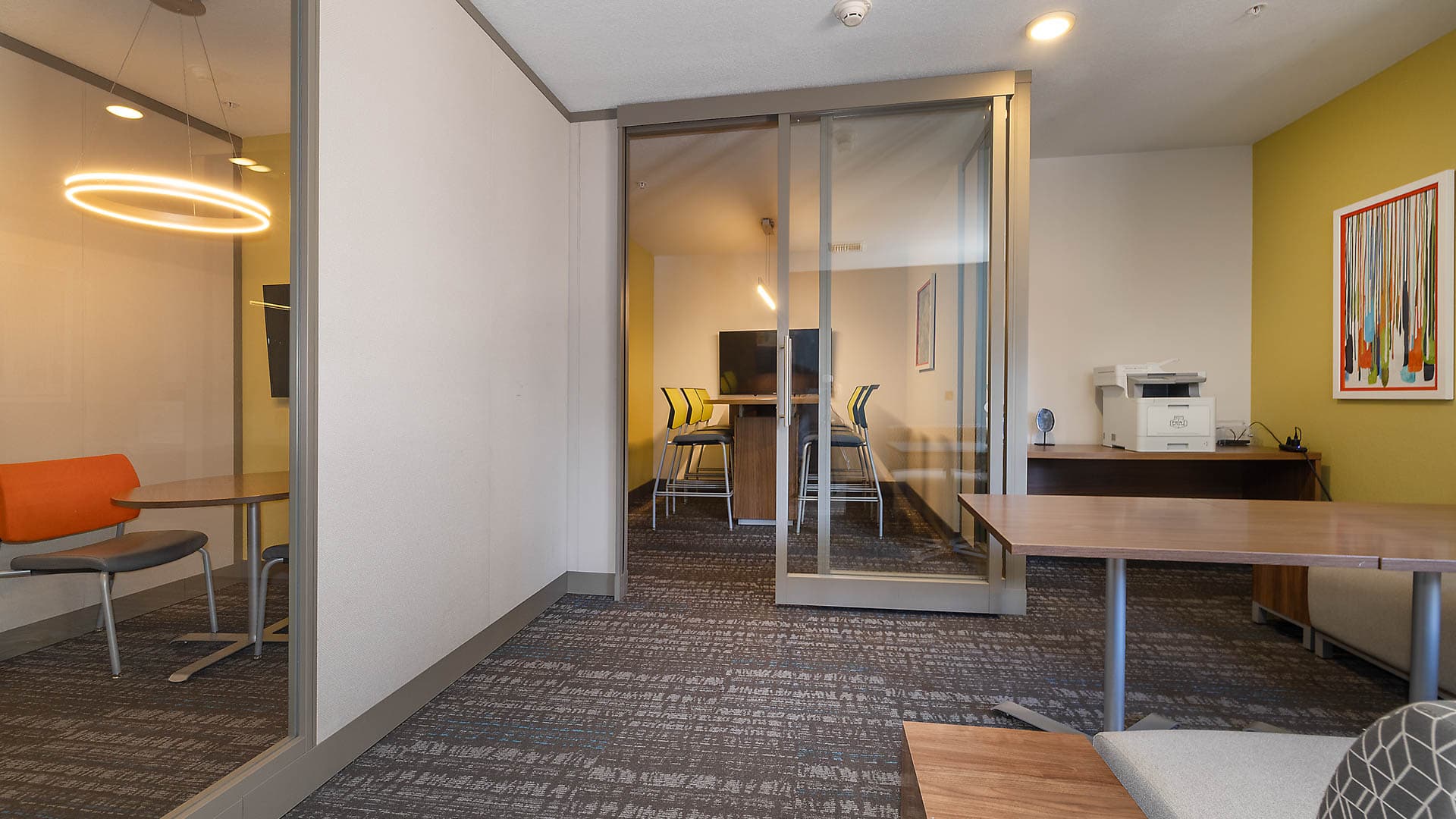 Radius Uptown Apartments 32 of 45