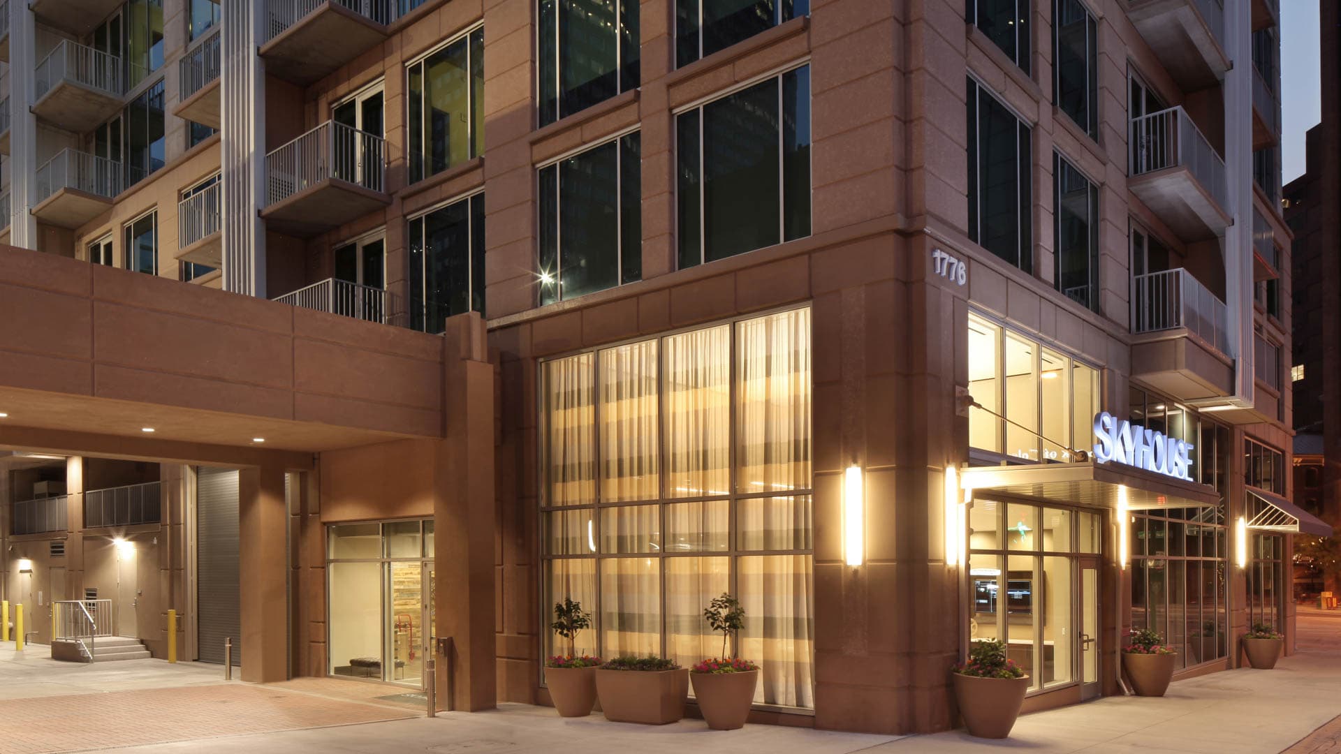 Skyhouse Denver Apartments 1 of 8