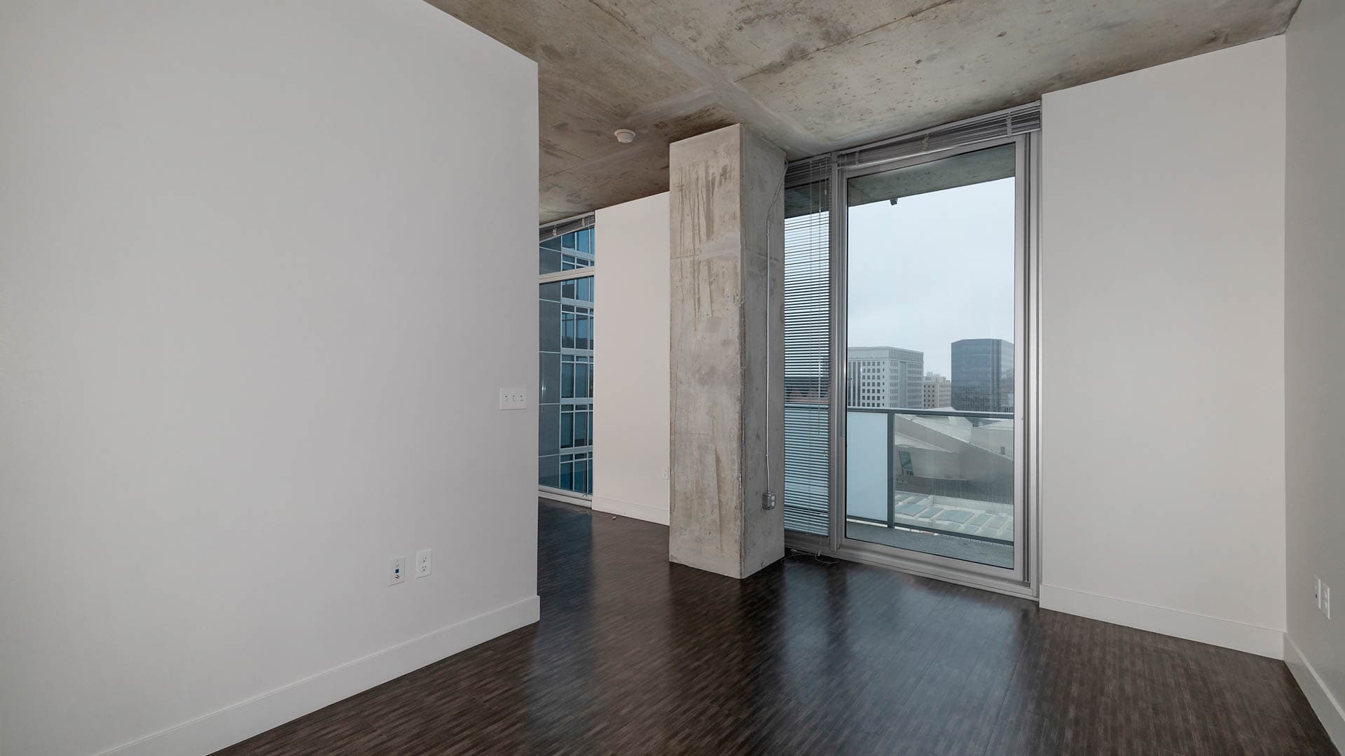 Eviva on Cherokee Apartments 1 of 8