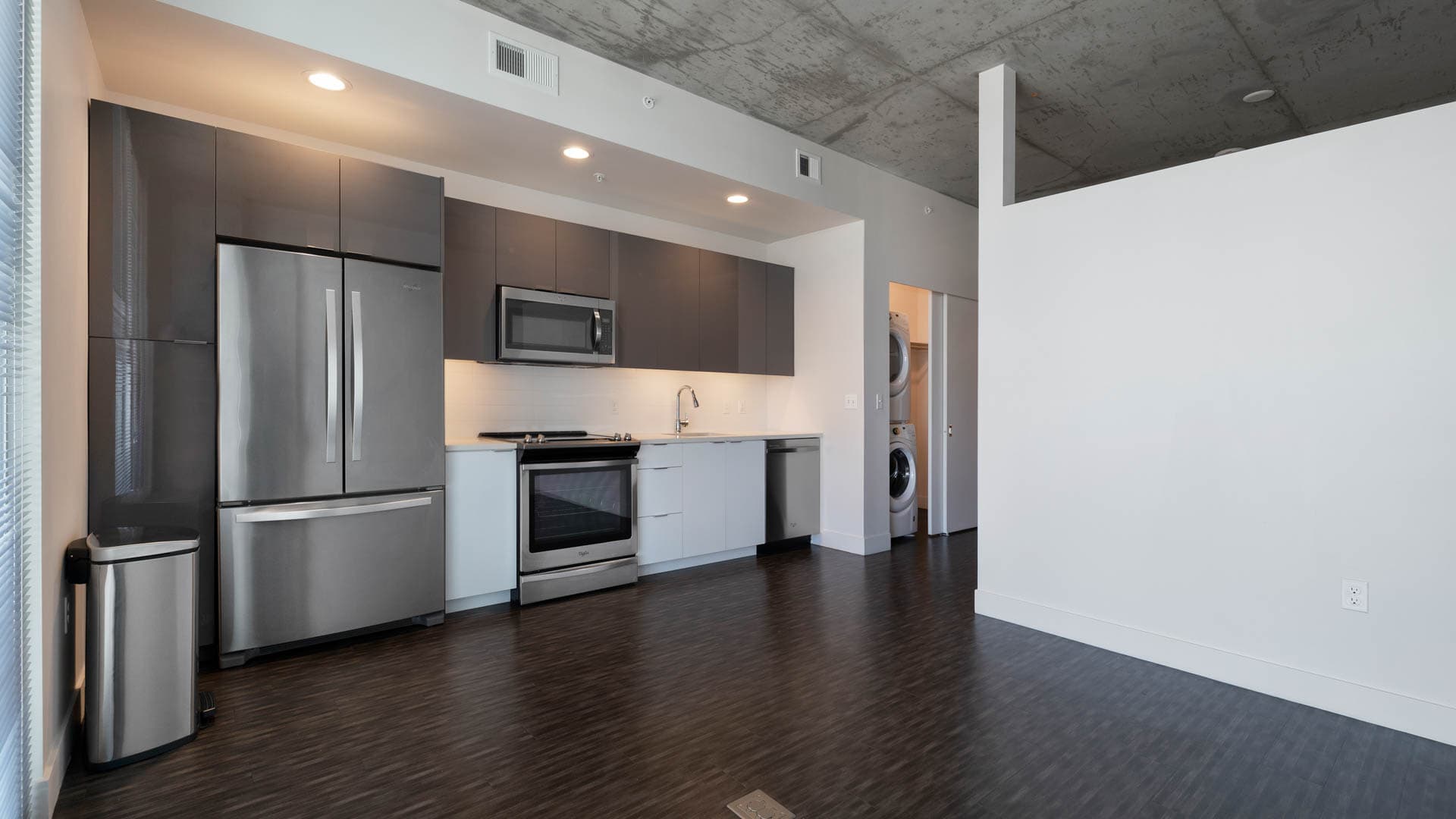 Eviva on Cherokee Apartments 2 of 6