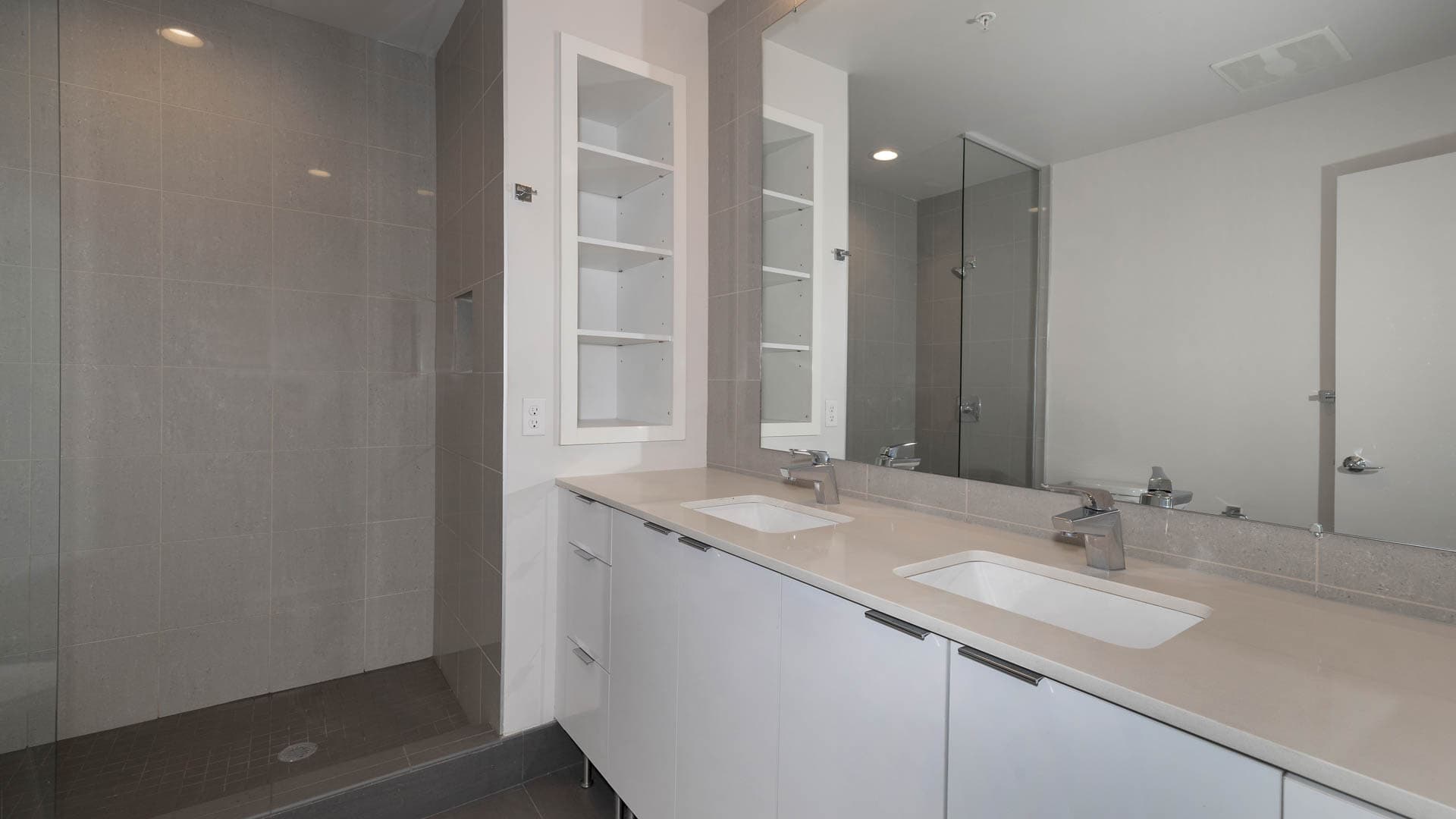 Eviva on Cherokee Apartments 1 of 12