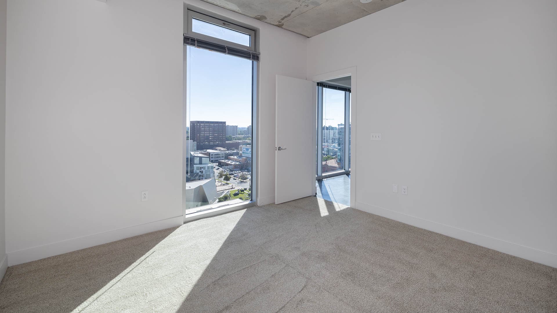 Eviva on Cherokee Apartments 31 of 56