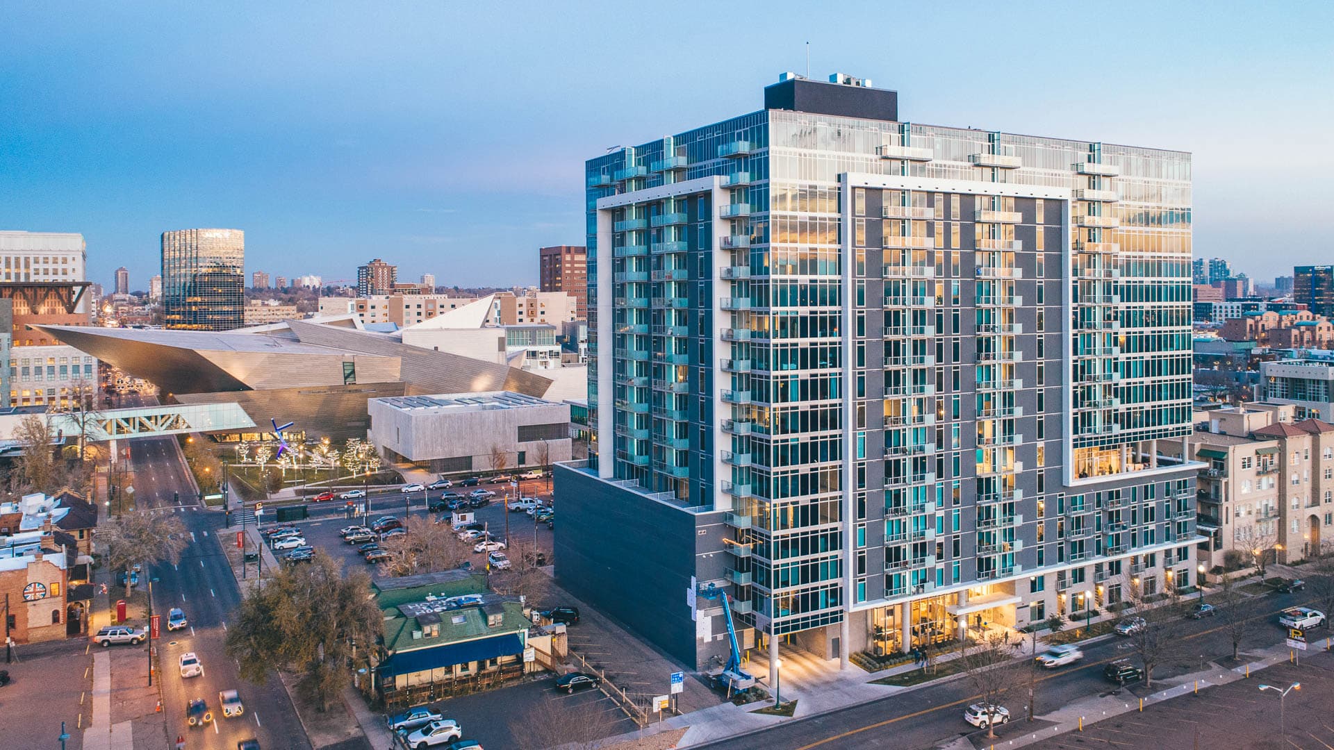 Eviva on Cherokee Apartments 3 of 56