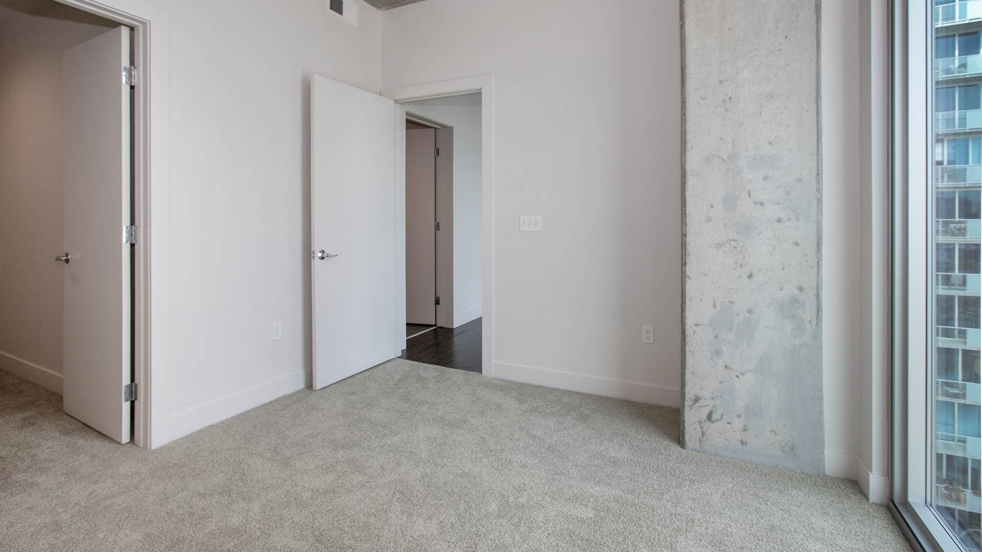 Eviva on Cherokee Apartments 3 of 7