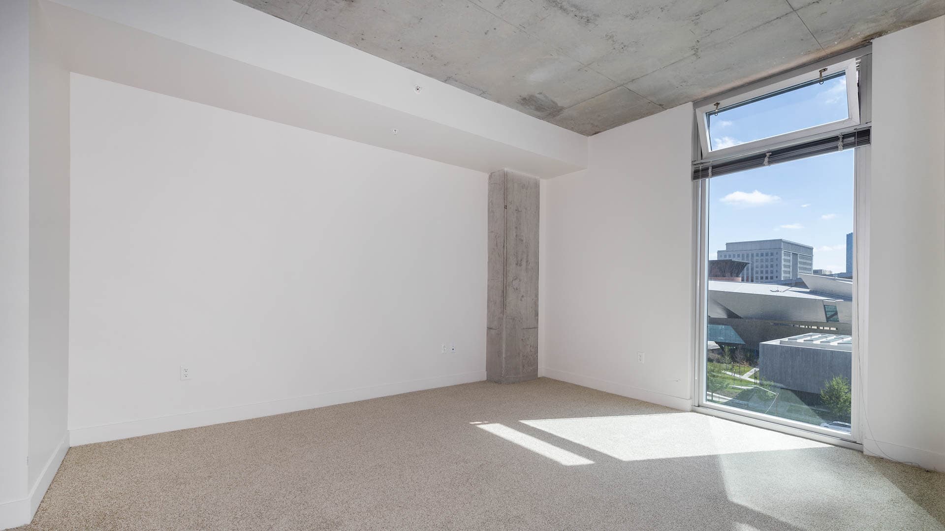 Eviva on Cherokee Apartments 5 of 9