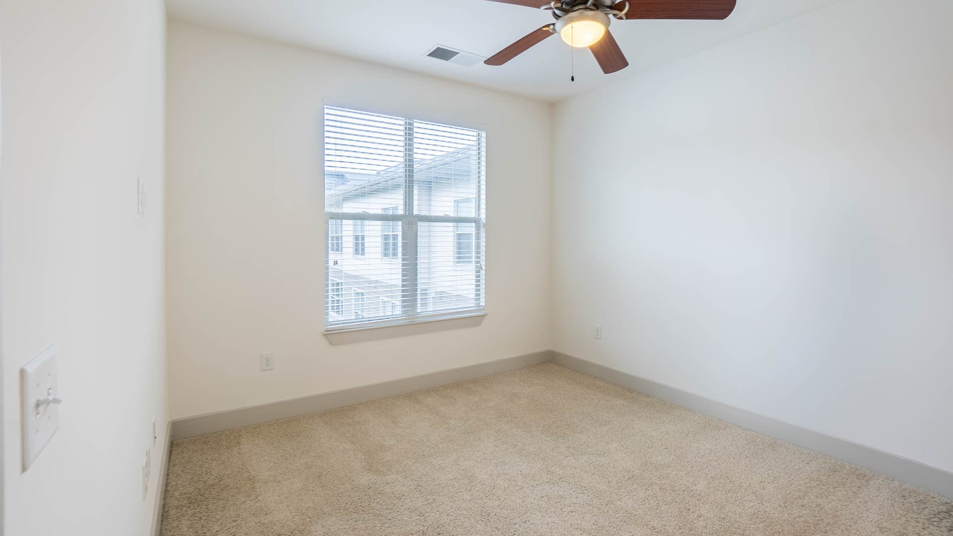 Axis at Shady Grove Apartments 3 of 11