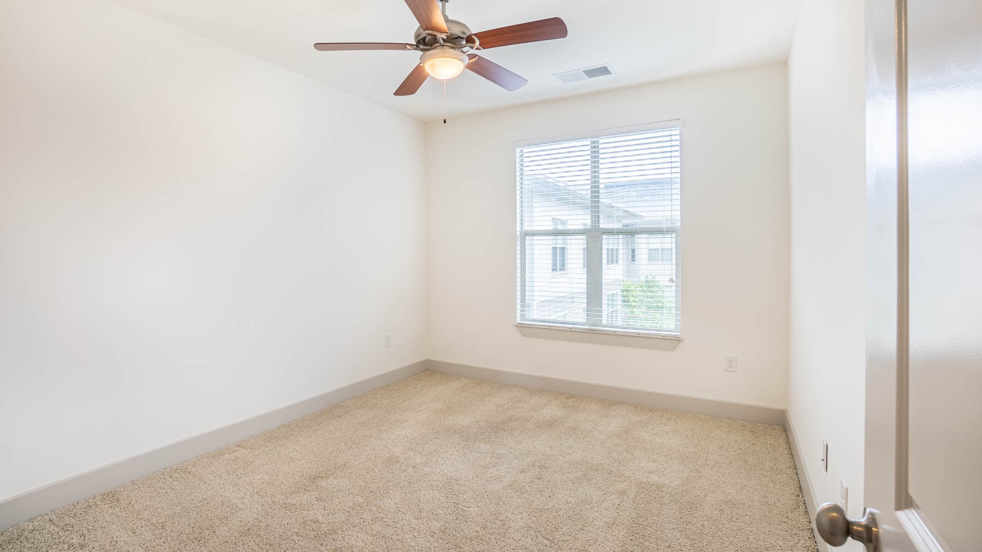Axis at Shady Grove Apartments 2 of 11