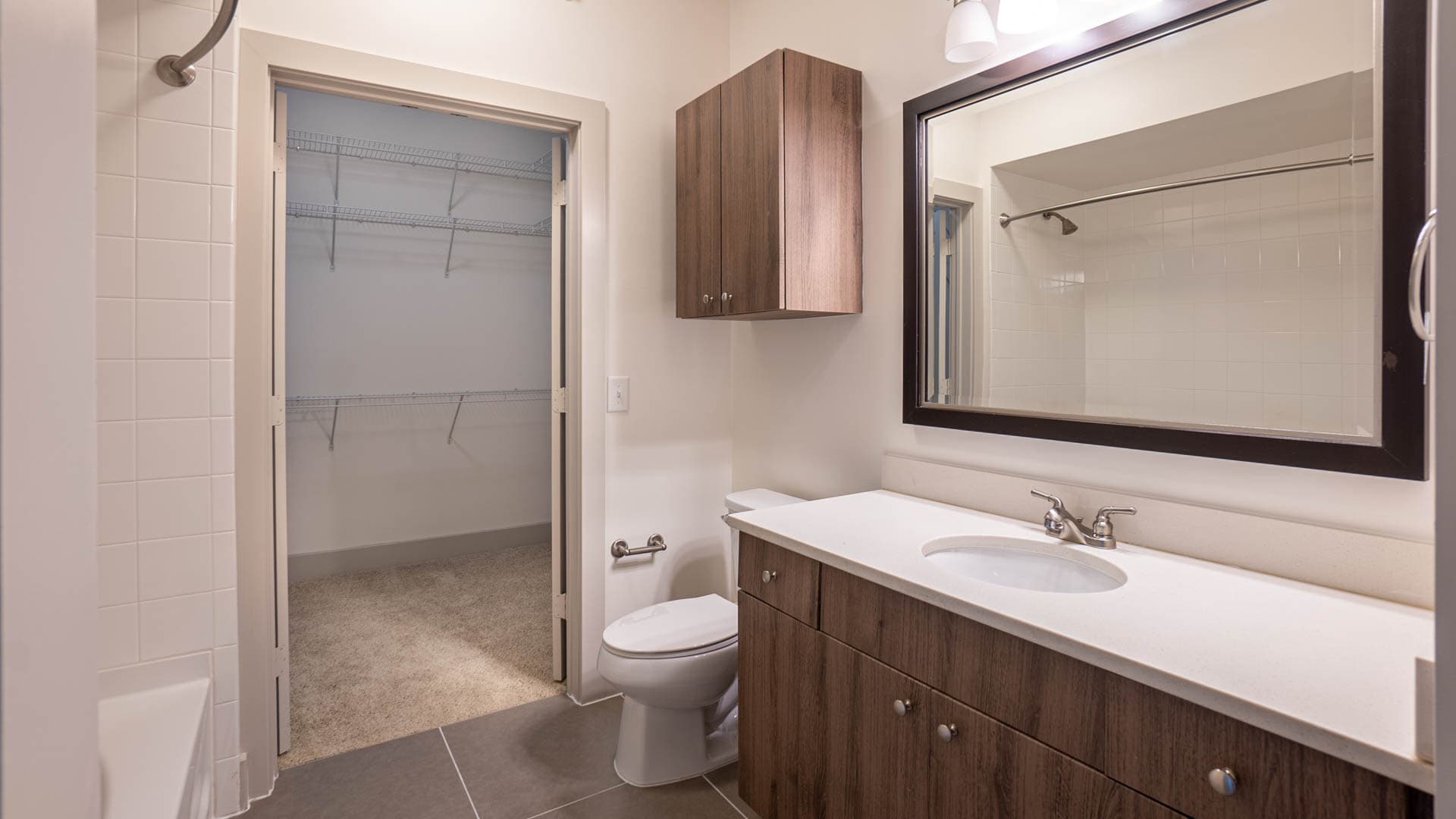 Axis at Shady Grove Apartments 6 of 11