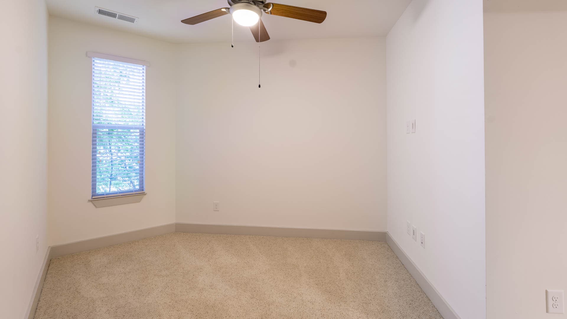 Axis at Shady Grove Apartments 2 of 8
