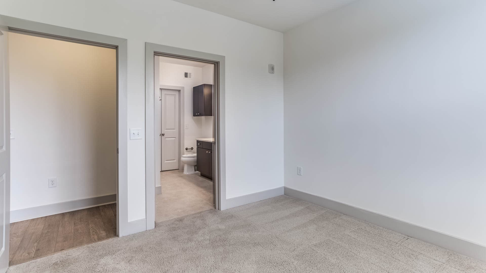 Axis at Shady Grove Apartments 6 of 7