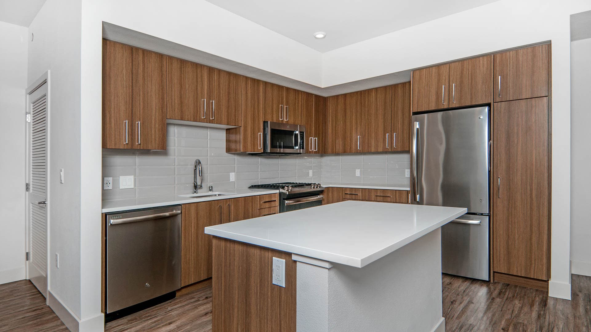 Huxley Apartments 9 of 36