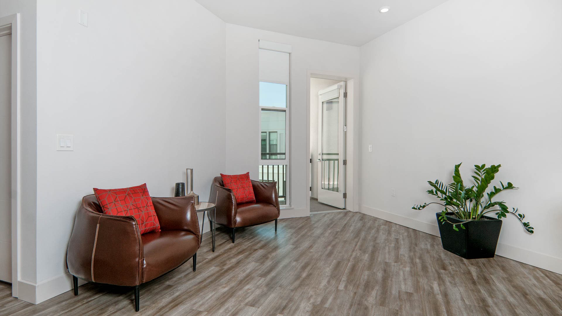 Huxley Apartments 5 of 6