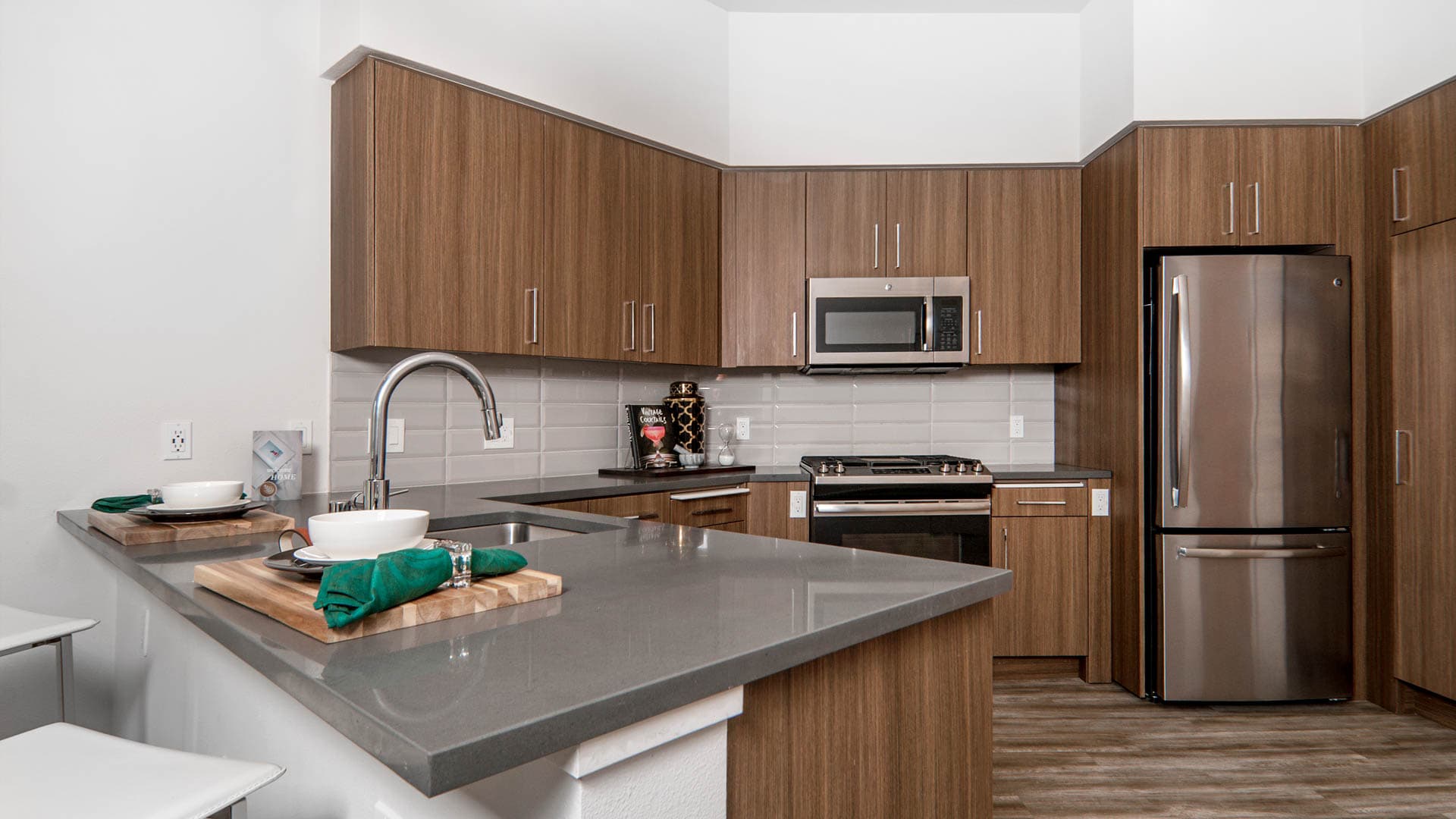 Huxley Apartments 4 of 6