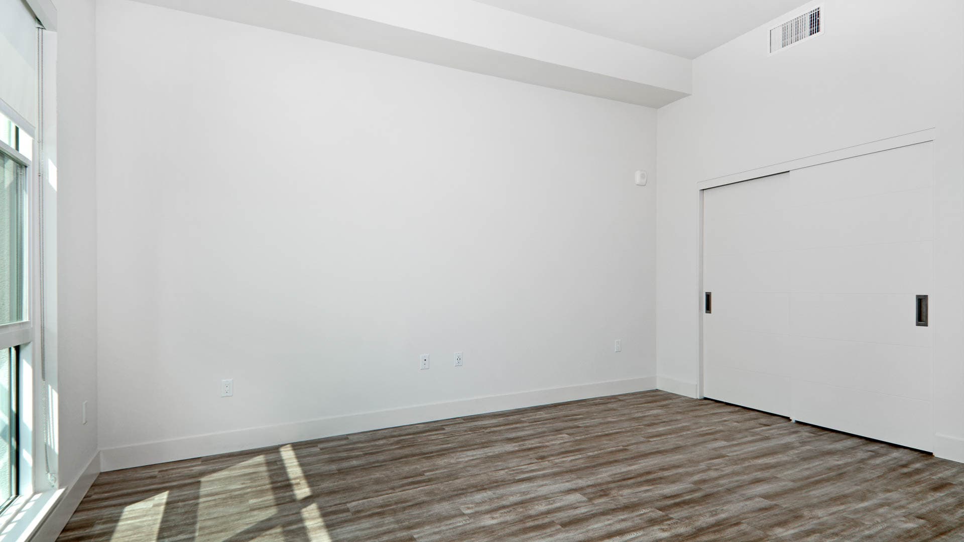 Huxley Apartments 16 of 36