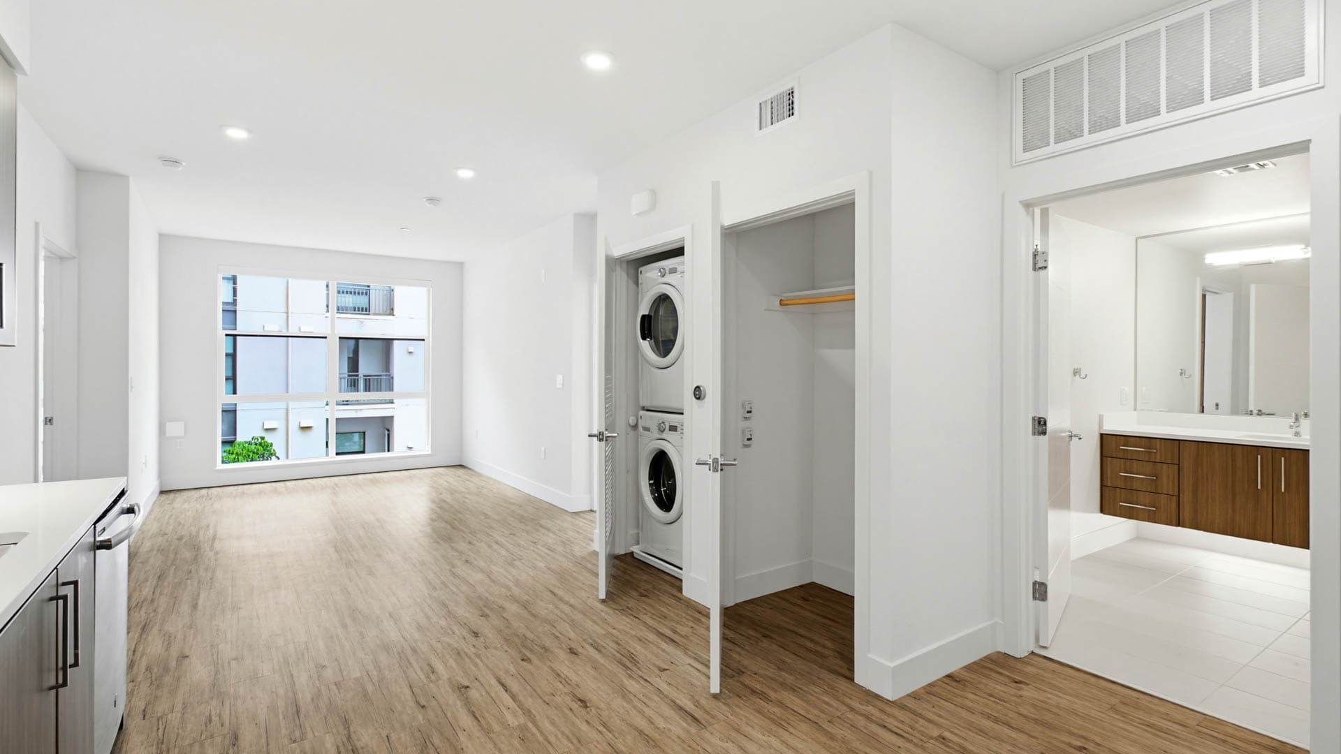 Huxley Apartments 17 of 36