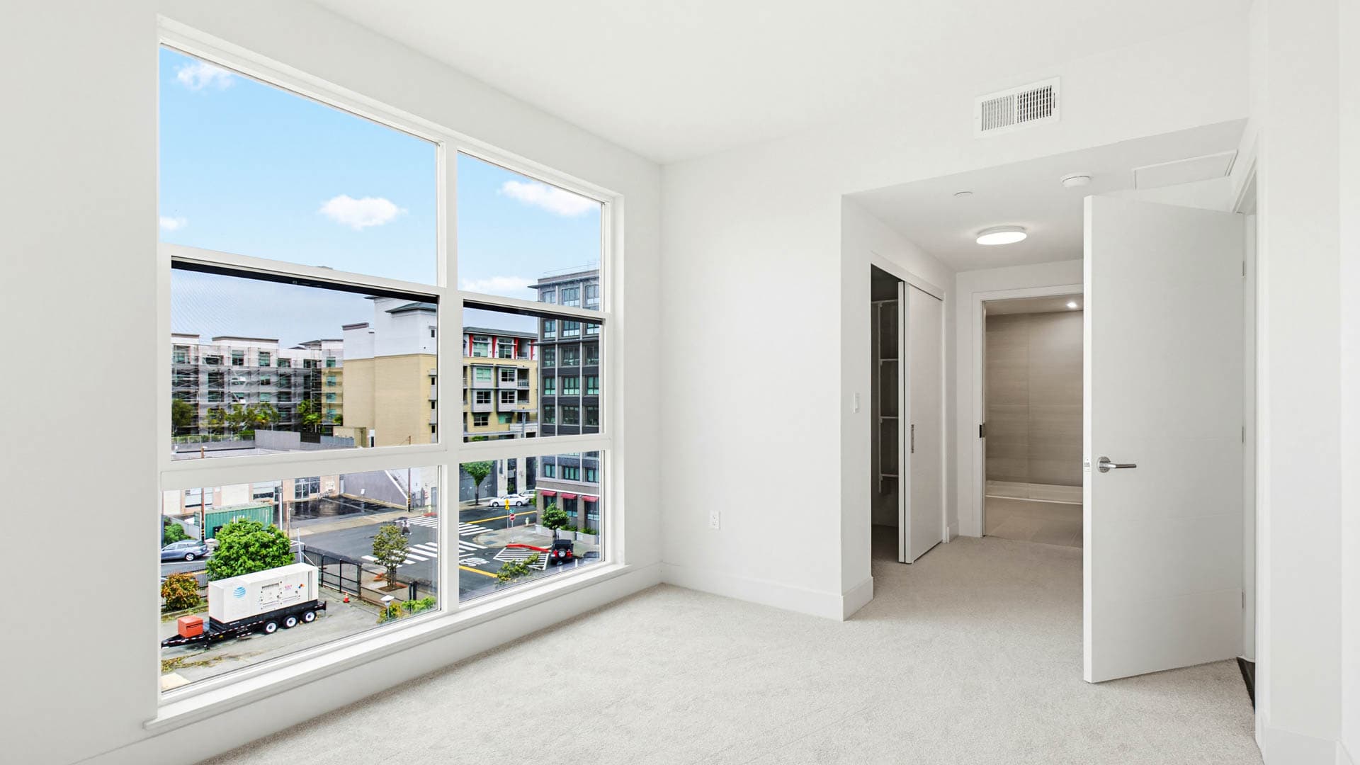 Huxley Apartments 23 of 36
