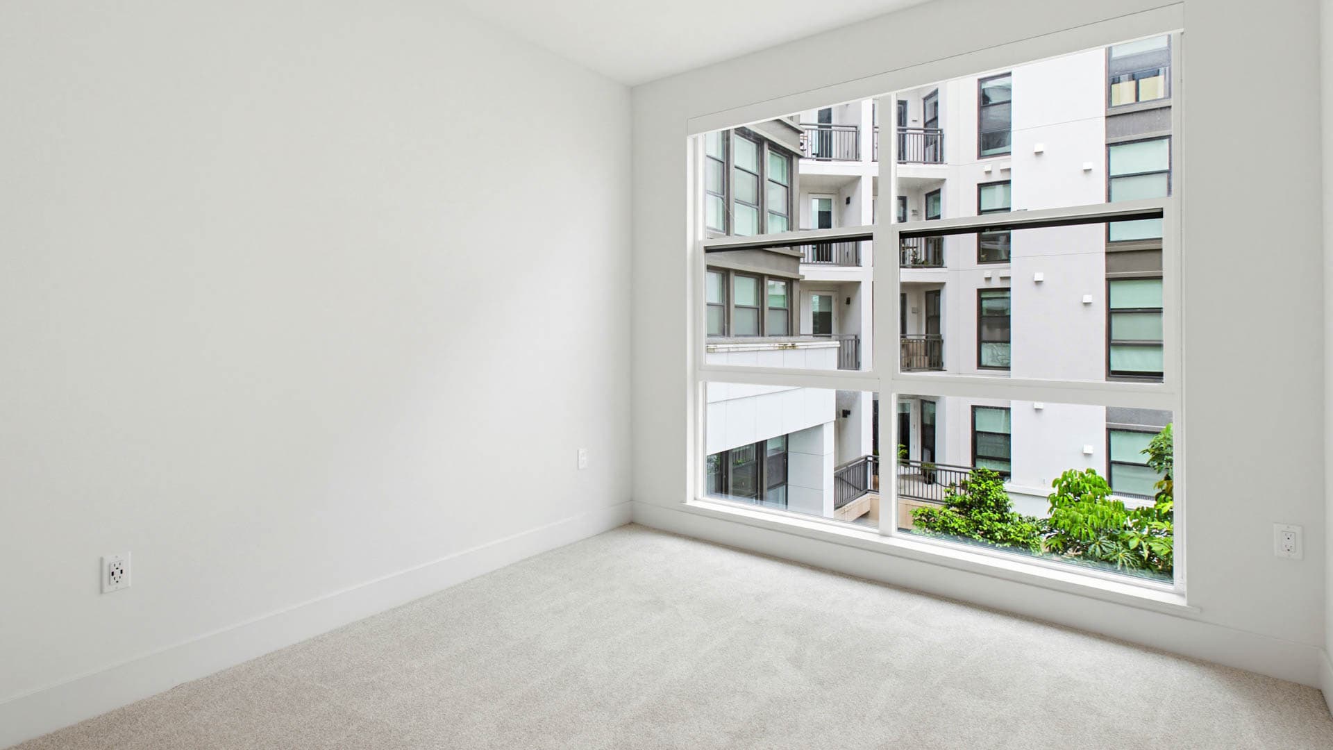 Huxley Apartments 25 of 36
