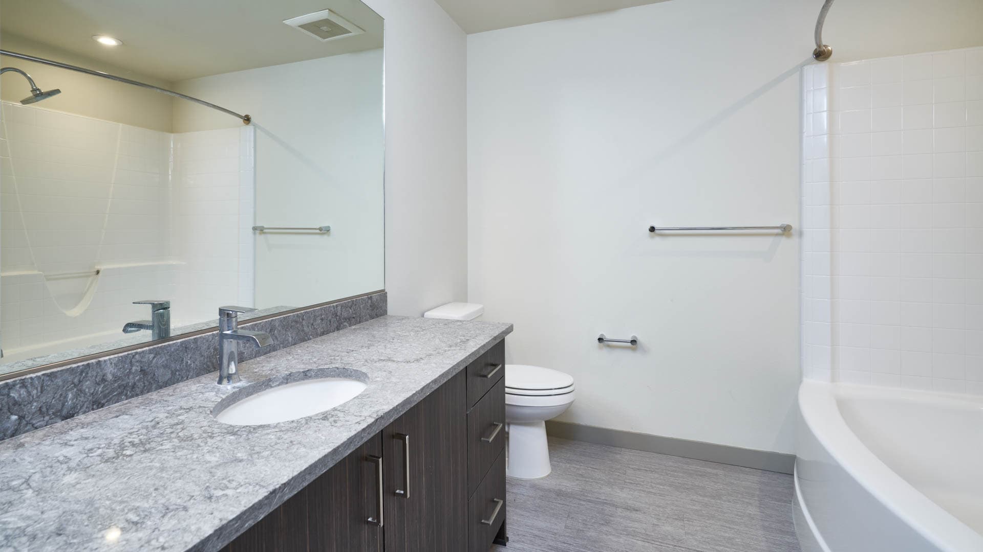 Saxton Apartments 5 of 8