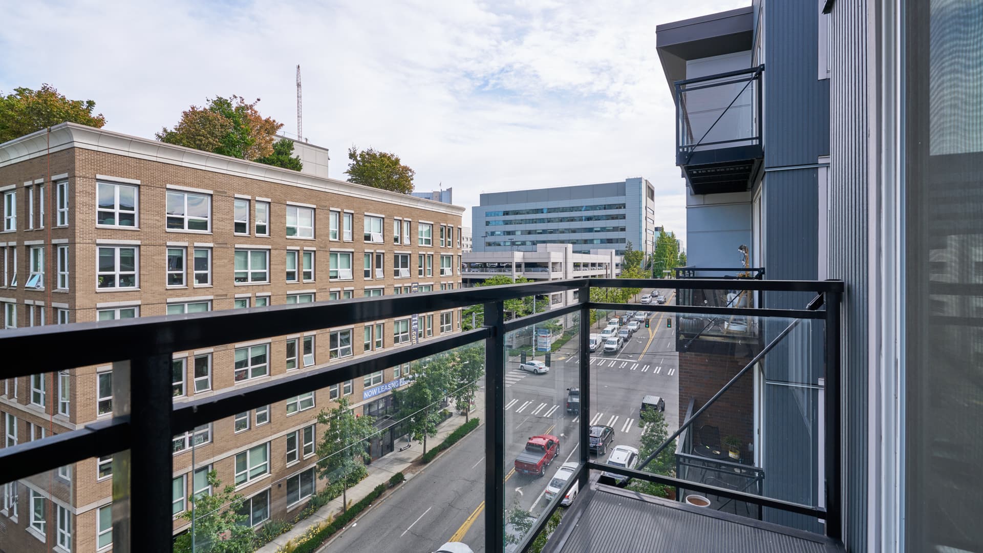 Saxton Apartments 12 of 14