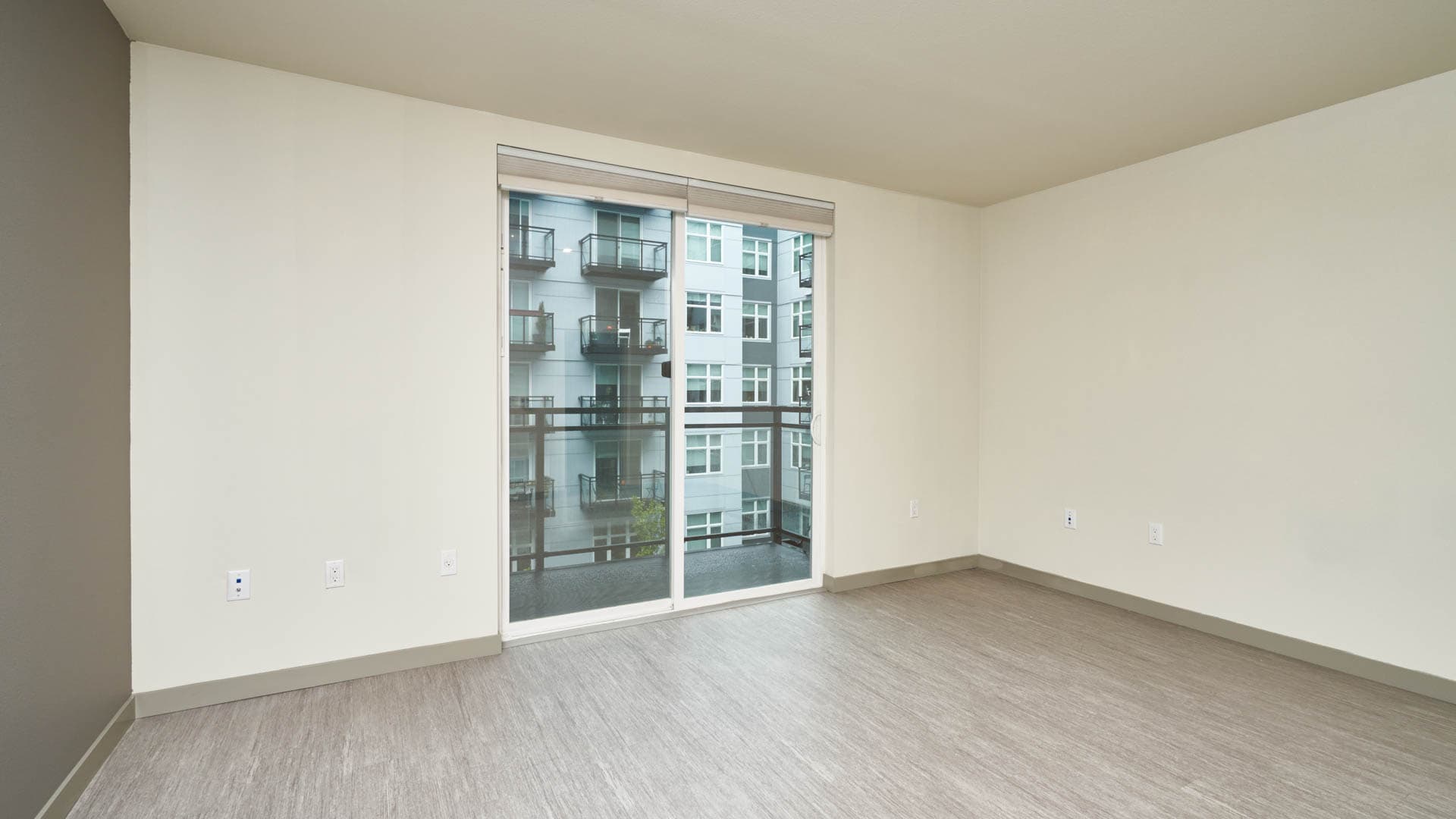 Saxton Apartments 5 of 7